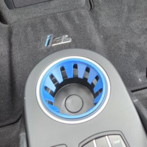Reduzierung für Getränkehalter beim BMW i3 / i3s