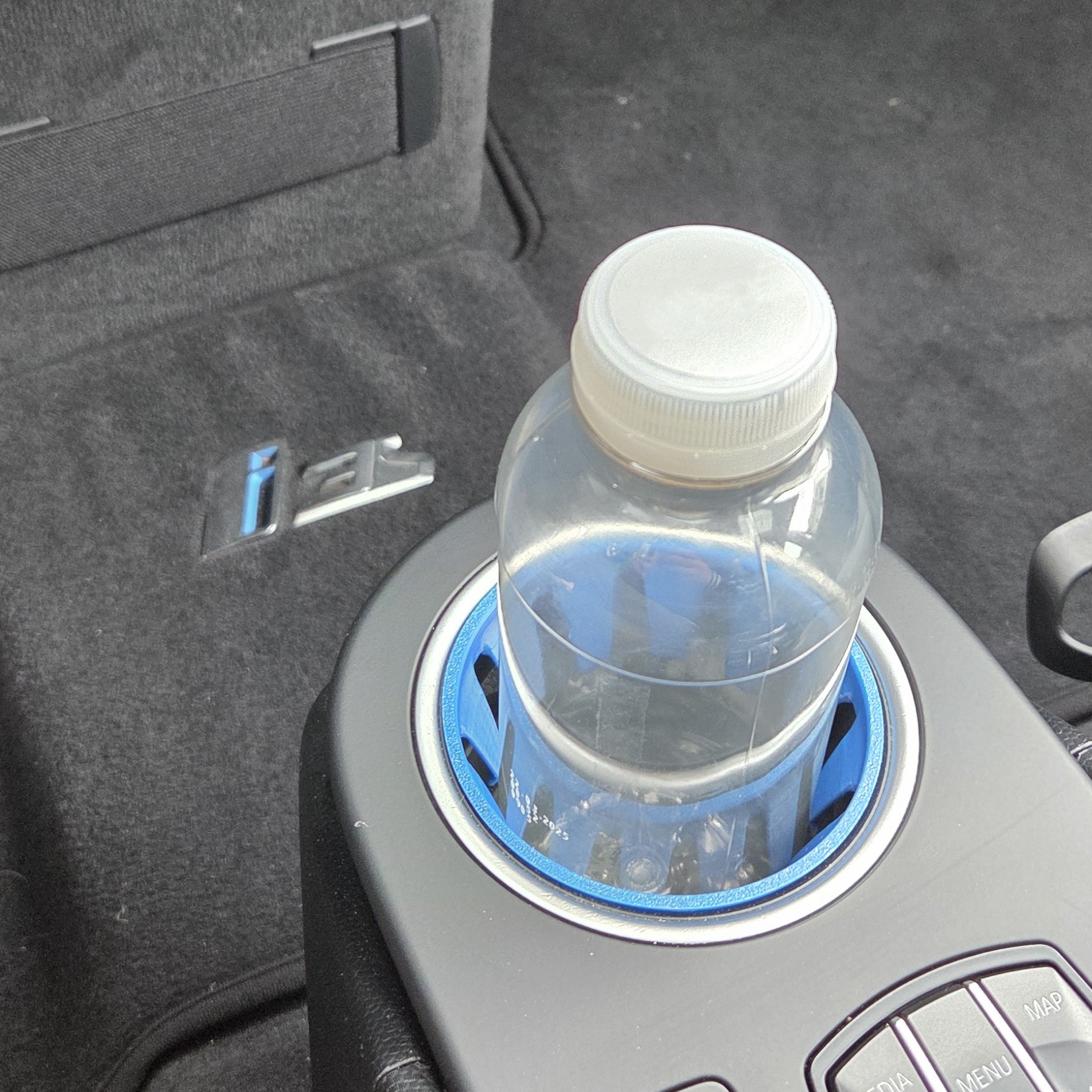 Reduzierung für Getränkehalter beim BMW i3 / i3s – Bild 3